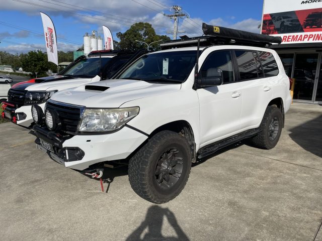 LC200 Bonnet 4 LC200 Bonnet 4