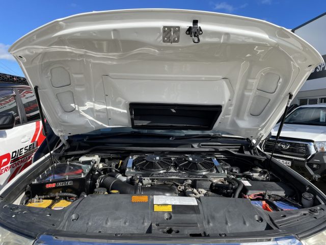 LC200 Performance Bonnet 5 LC200 Performance Bonnet 5