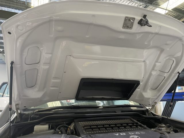 LC200 Performance Bonnet 6 LC200 Performance Bonnet 6