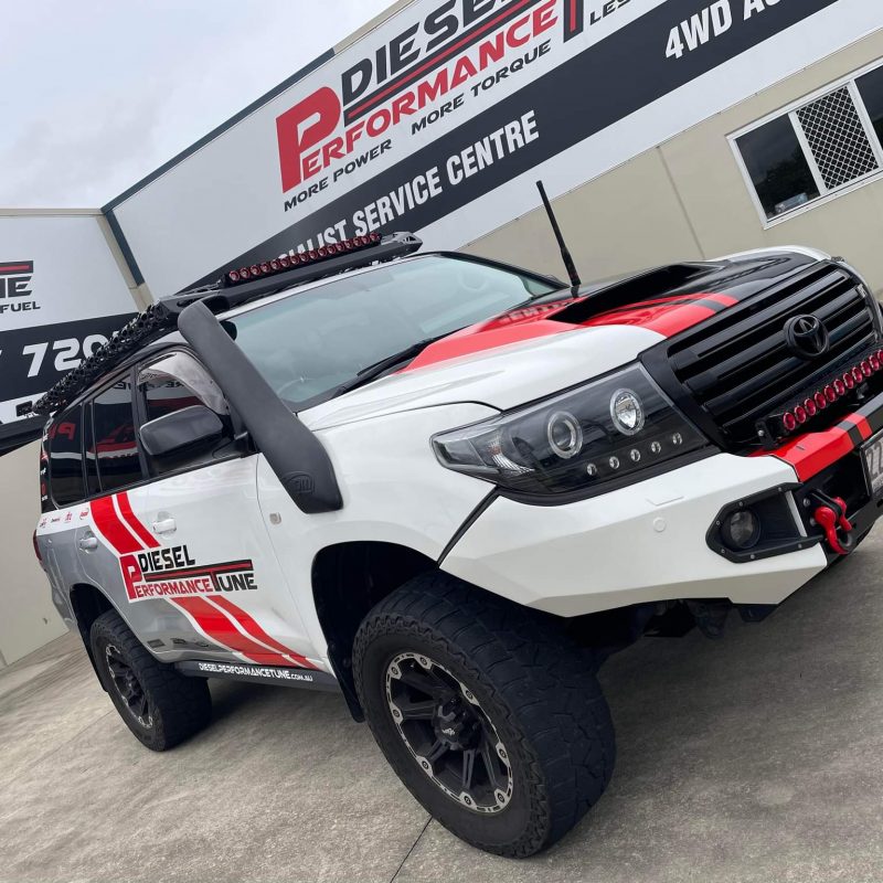 DPT LC200 Modified Bonnet with Scoop - Diesel Performance Tune