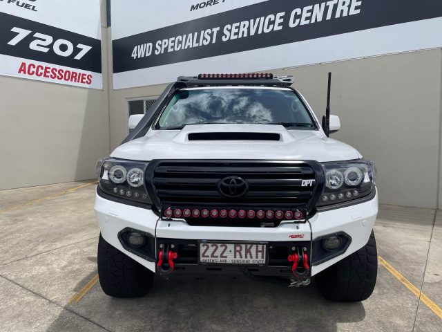 LC200 Bonnet 2 LC200 Bonnet 2